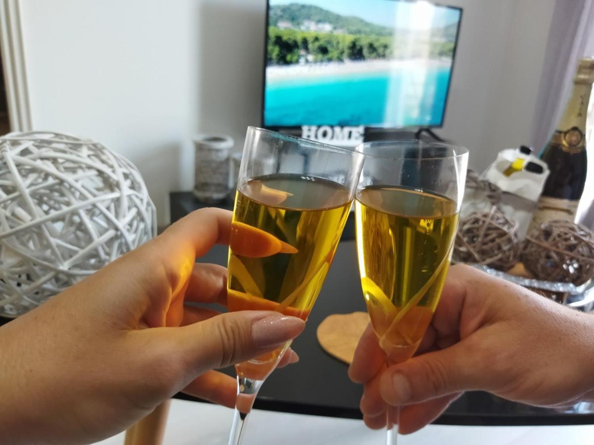 Grey Sense Luxury Apartment Ираклион Экстерьер фото